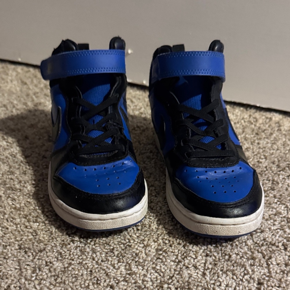 Nike Kids Black and Blue Sneakers